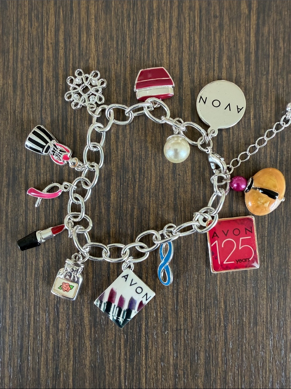 VINTAGE AVON 125th ANNIVERSARY CHARM BRACELET Beauty Cosmetics Charms Silvertone